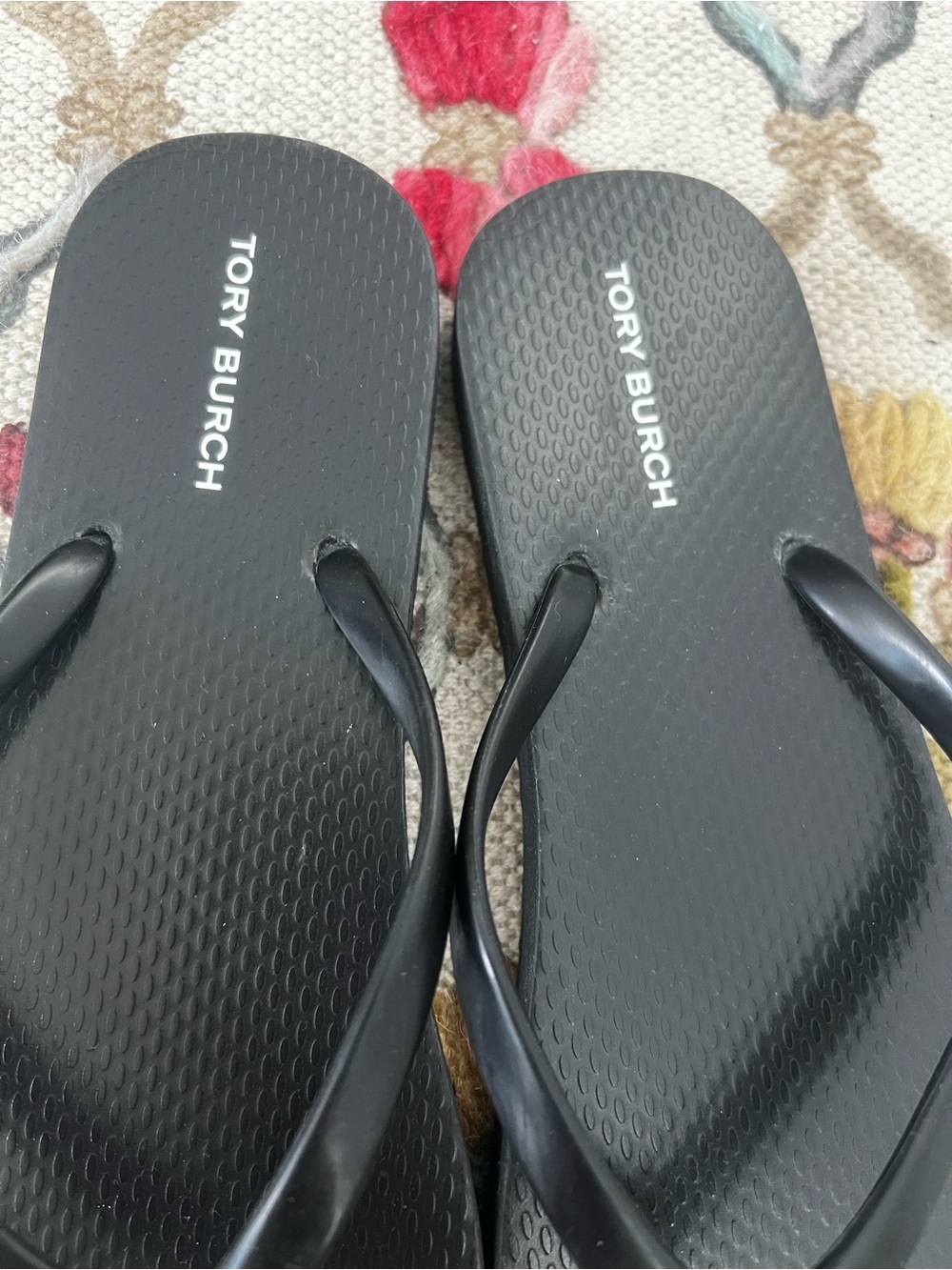 NWOT Tory Burch Black Flip Flops - Picture 7 of 7